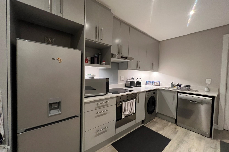 To Let 2 Bedroom Property for Rent in Foreshore Western Cape